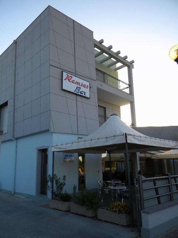 B&B Ramses Uta Exterior photo